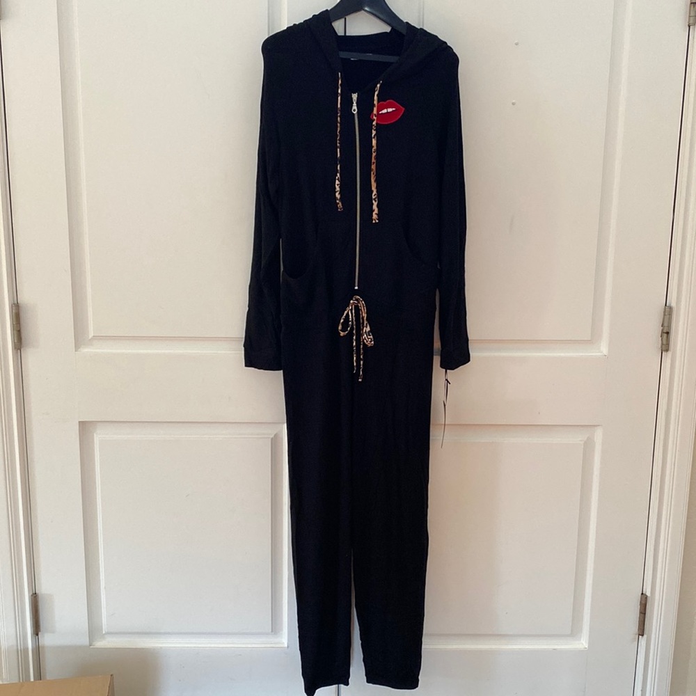 NWT Leopard Star Lip Patch Jumper in Black